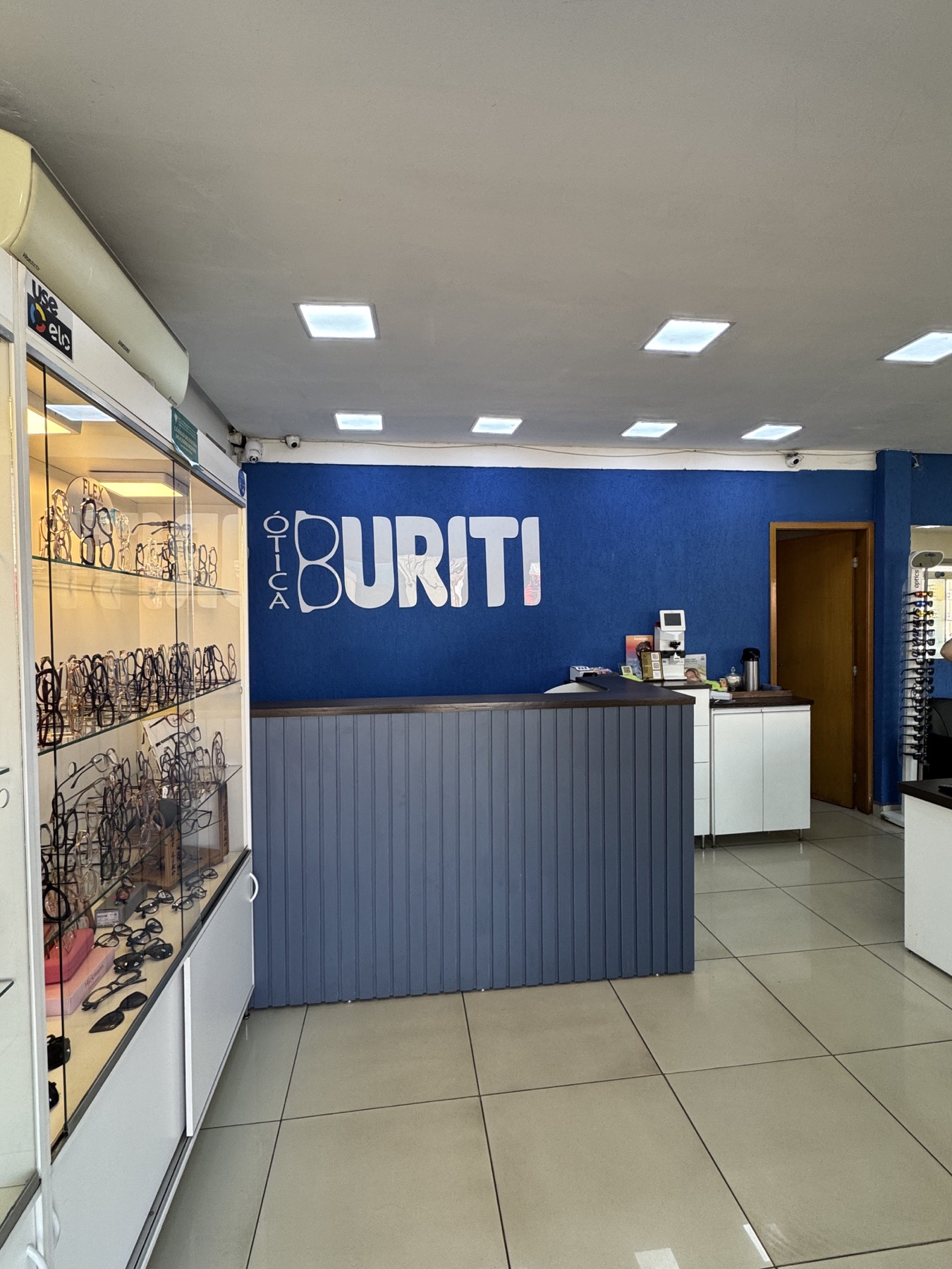 Detalhes do espaço da Ótica Buriti